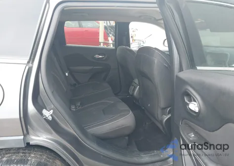 2015 Jeep Cherokee Latitude z USA, uszkodzony, nr VIN 1C4PJMCS8FW541318